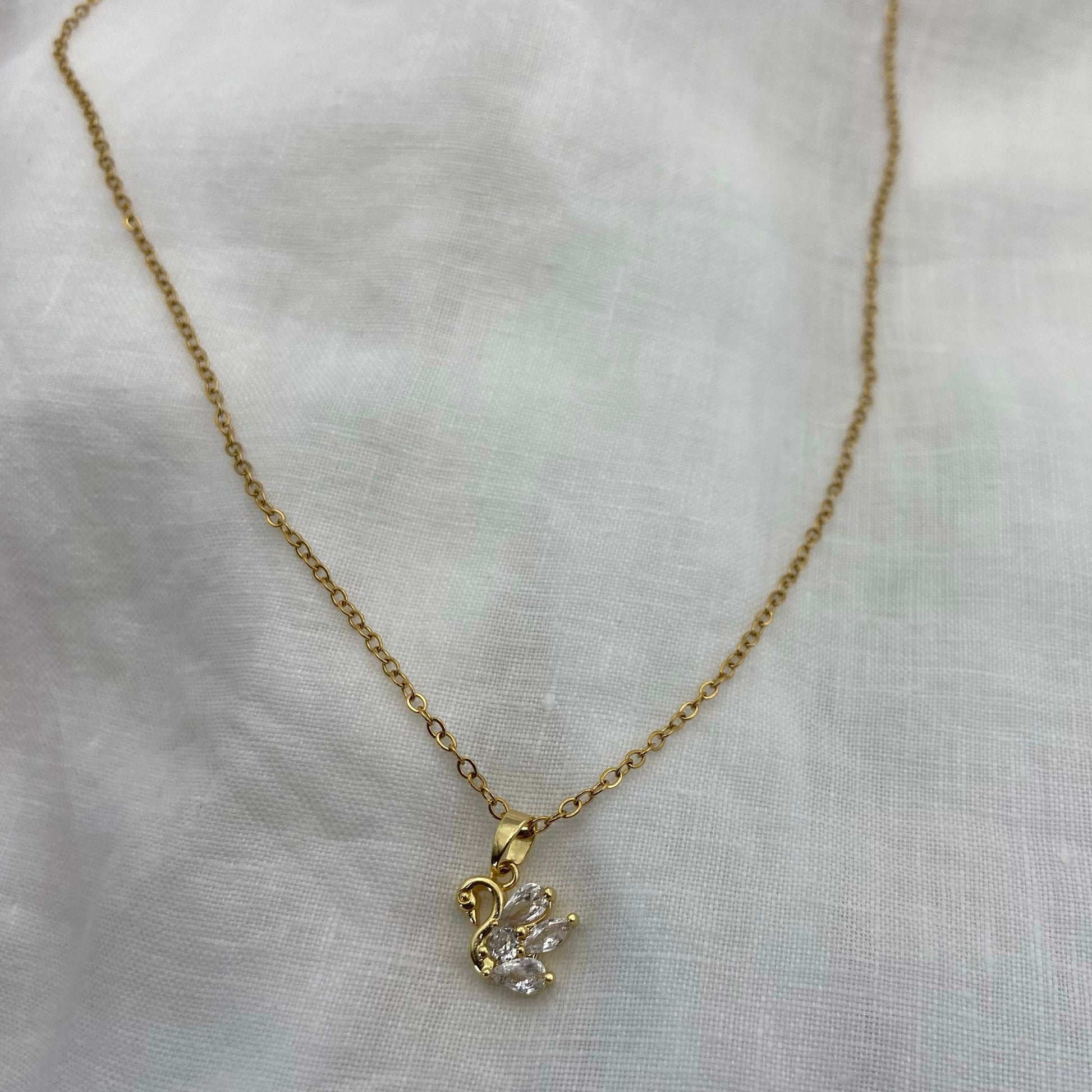Cute Swan Necklace with Zircon