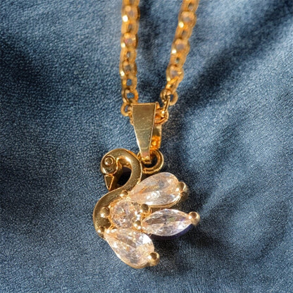 Cute Swan Necklace with Zircon