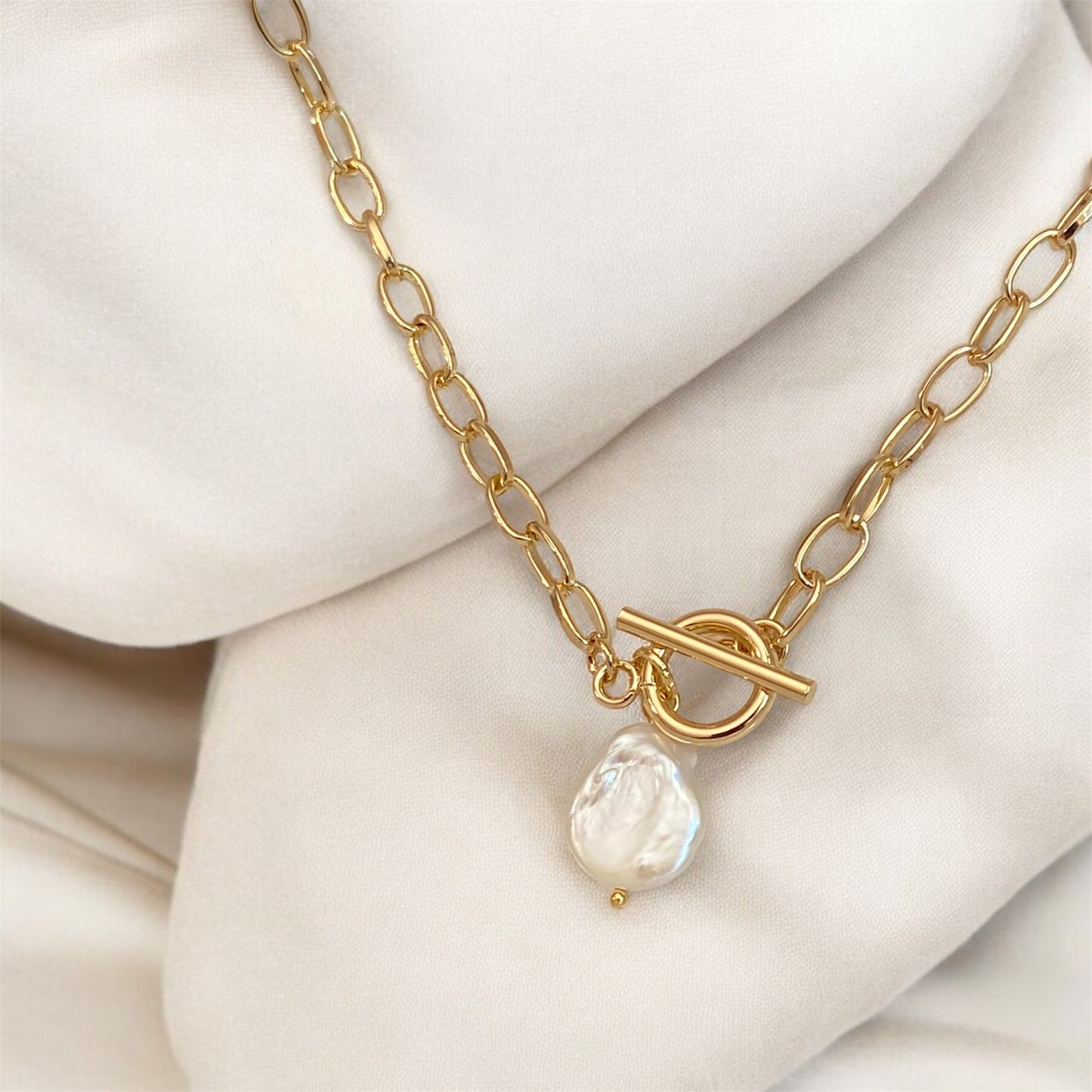 Pearl with Thick Chain Necklace (Silver or Gold)