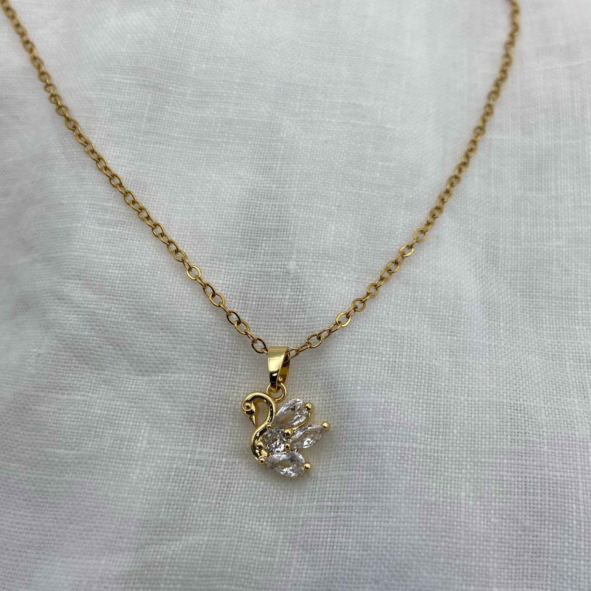 Cute Swan Necklace with Zircon