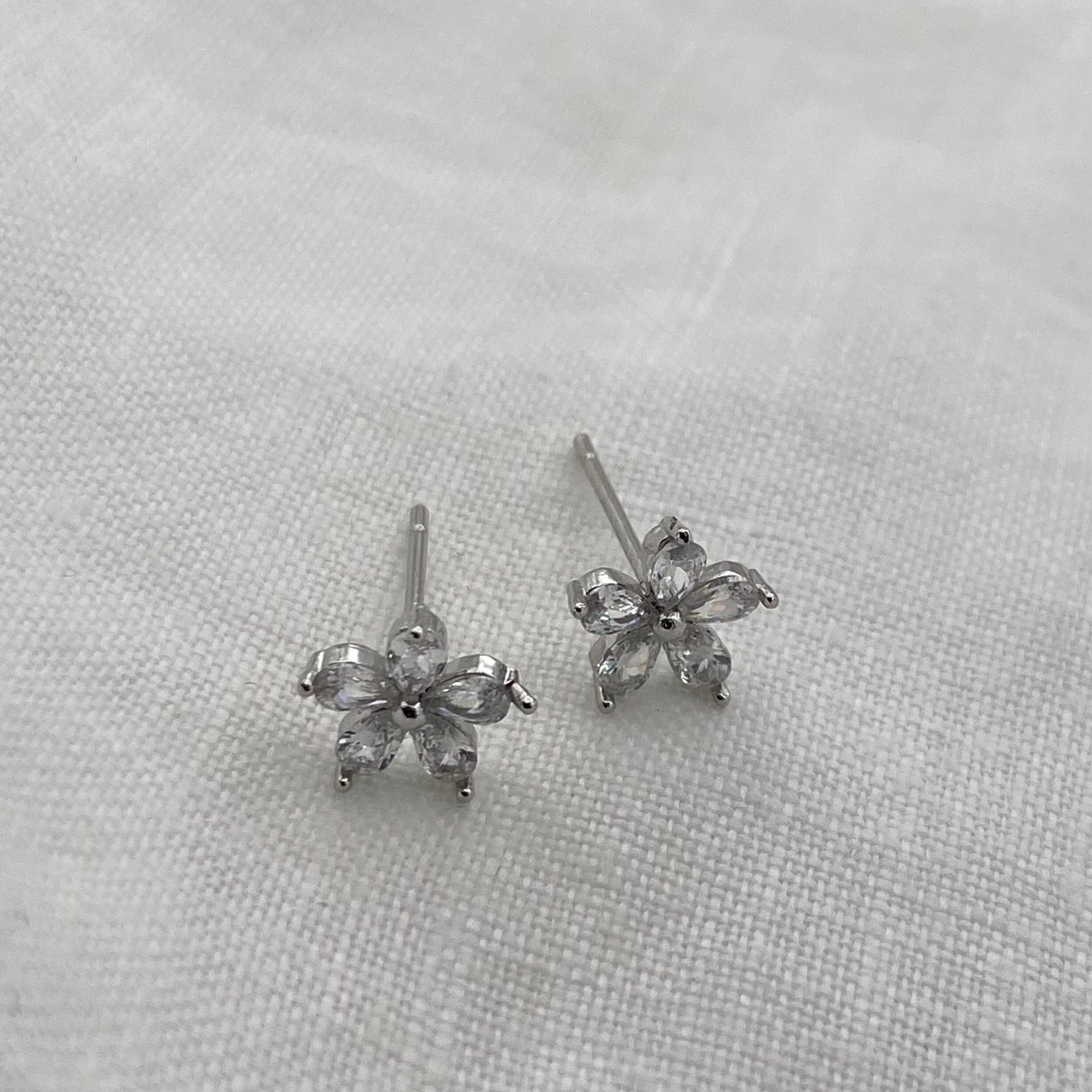 Sterling Silver Cute Flower Earrings