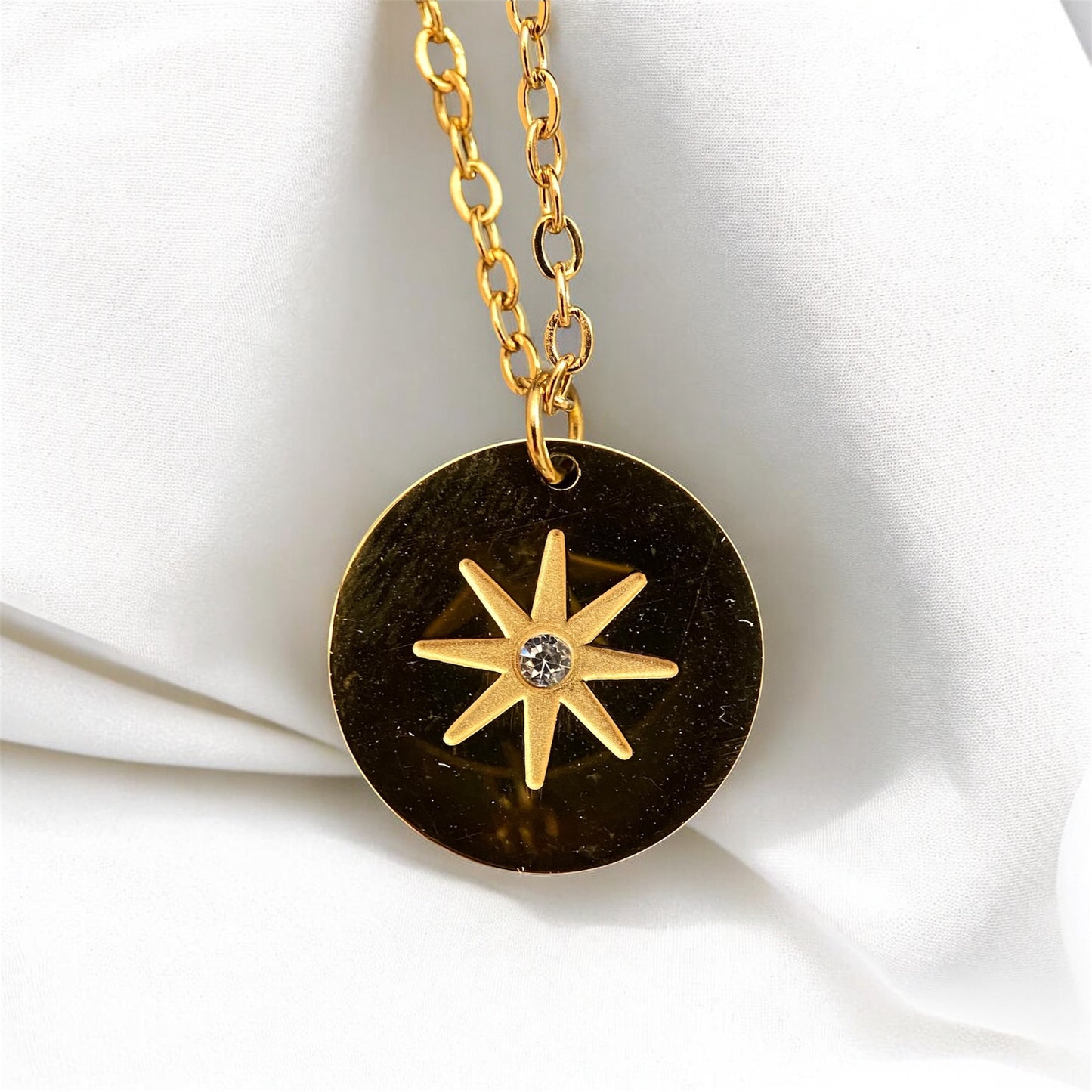 Minimal Luxurious Star Necklace (Gold or Silver)