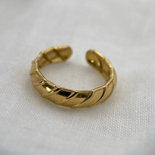 4 Gold Plated Cool Rings Set (Sun, Flower, Stars, Lines)