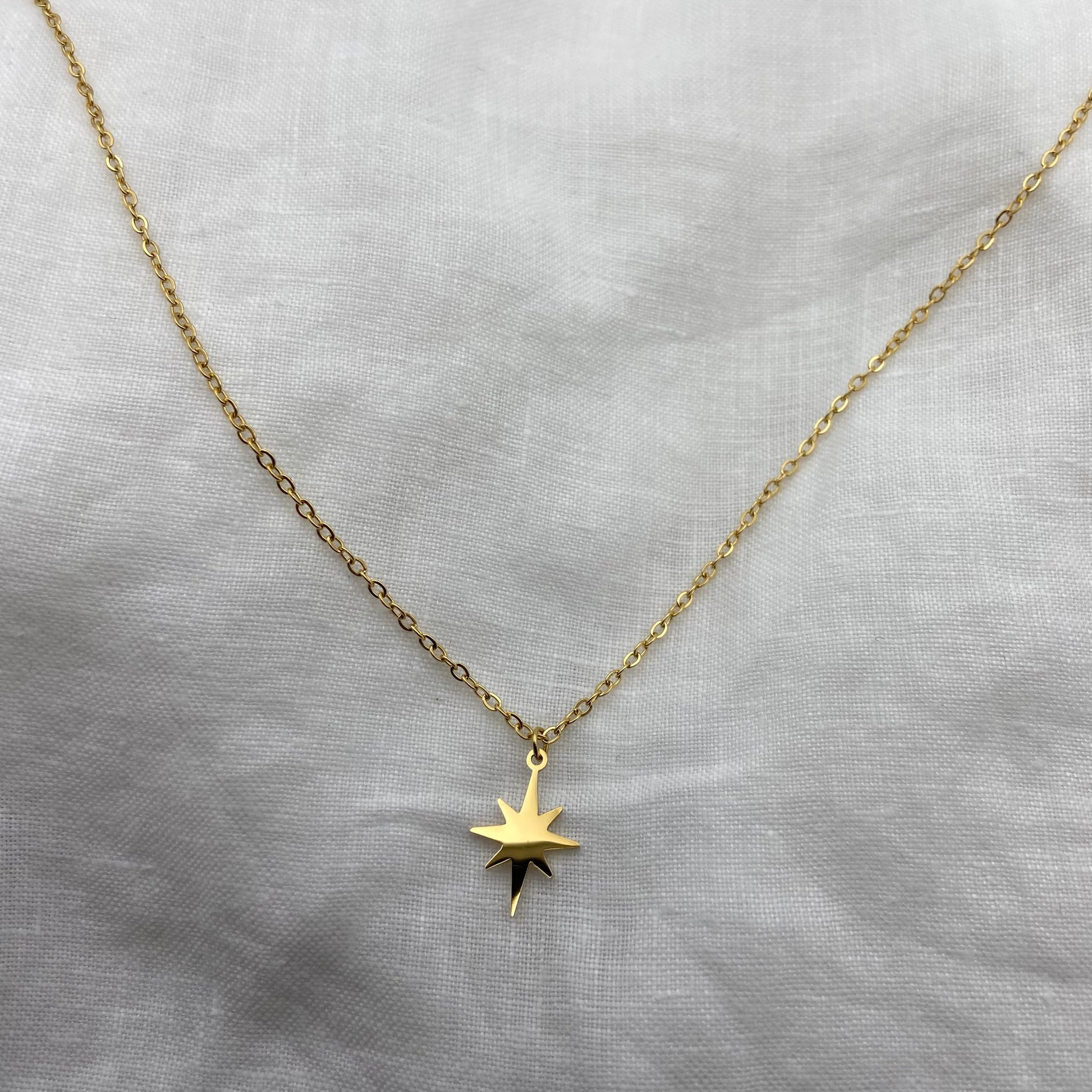 Minimal Necklace