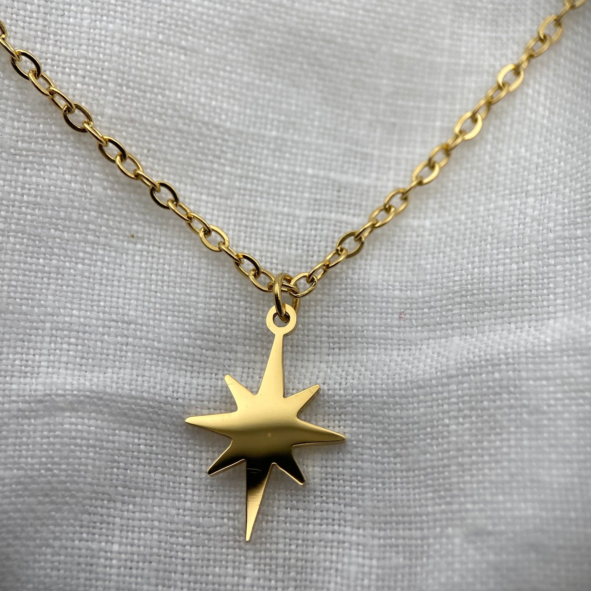 Minimal Necklace